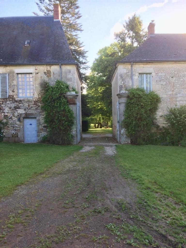Gites Du Chateau De La Motte Joue-du-Plain Exteriér fotografie
